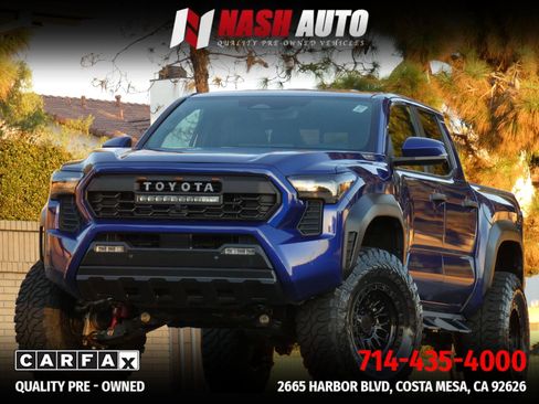 Used 2025 Toyota Tacoma TRD Off-Road w/ TRD Off Road Upgrade Package AWD/4WD image 4