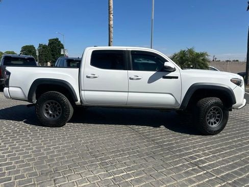 Used 2019 Toyota Tacoma TRD Off-Road w/ Technology Package AWD/4WD image 5