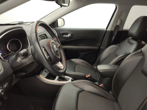 Used 2018 Jeep Compass Latitude FWD image 17