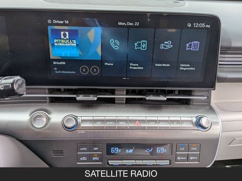 Used 2025 Hyundai Kona SEL image 18