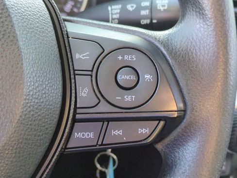 Used 2020 Toyota RAV4 LE w/ All Weather Liner Package AWD/4WD image 17