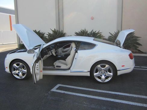 Used 2015 Bentley Continental GT image 9