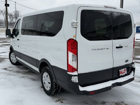 Used 2015 Ford Transit 150 XLT image 3