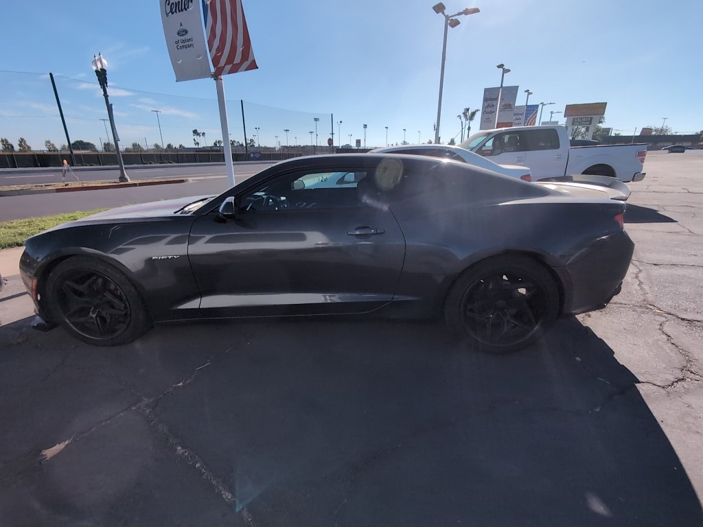 Used 2017 Chevrolet Camaro LT RWD image 10