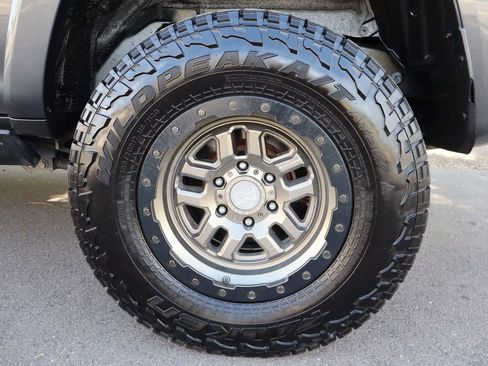 Used 2017 Toyota 4Runner SR5 AWD/4WD image 42