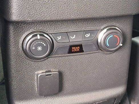 Used 2015 Ford Explorer XLT w/ Equipment Group 202A image 14