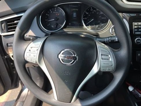 Used 2015 Nissan Rogue SV w/ SV Premium Package FWD image 17