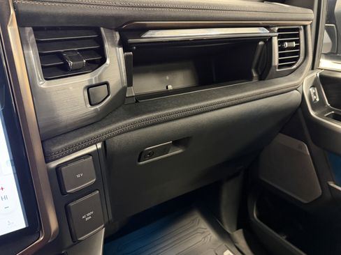 Used 2025 Ford F150 Lightning Lariat image 13