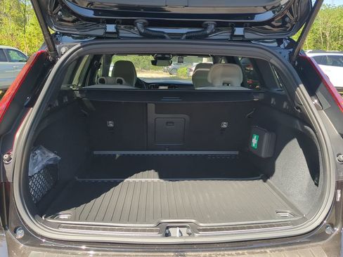 New 2025 Volvo V60 B5 Cross Country Ultra w/ Protection Package Premier image 12