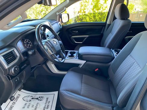 Used 2021 Nissan Titan SV w/ SV Convenience Package RWD image 28
