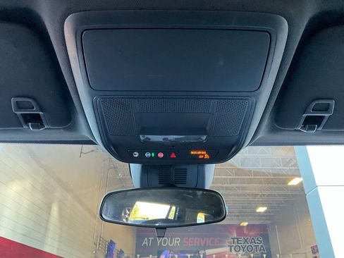 Used 2025 Chevrolet Equinox LT image 15