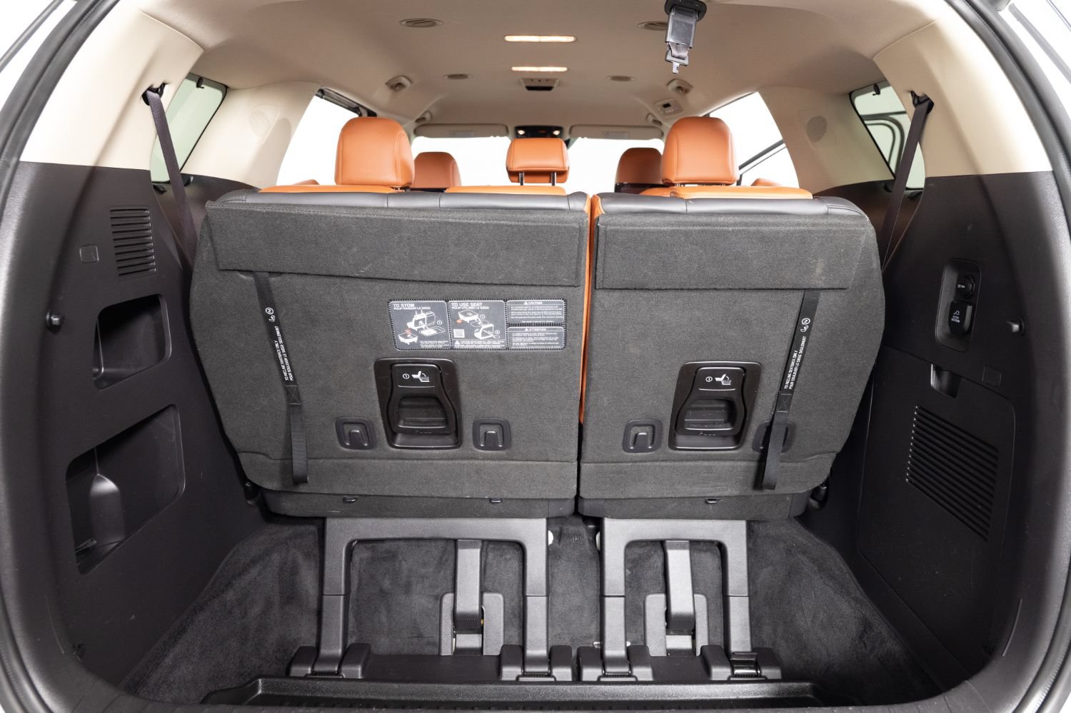 Used 2024 Kia Carnival SX FWD image 29