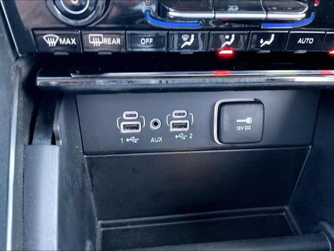 Used 2023 Jeep Grand Cherokee Laredo AWD/4WD image 26