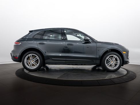 Certified 2026 Porsche Macan AWD/4WD image 8