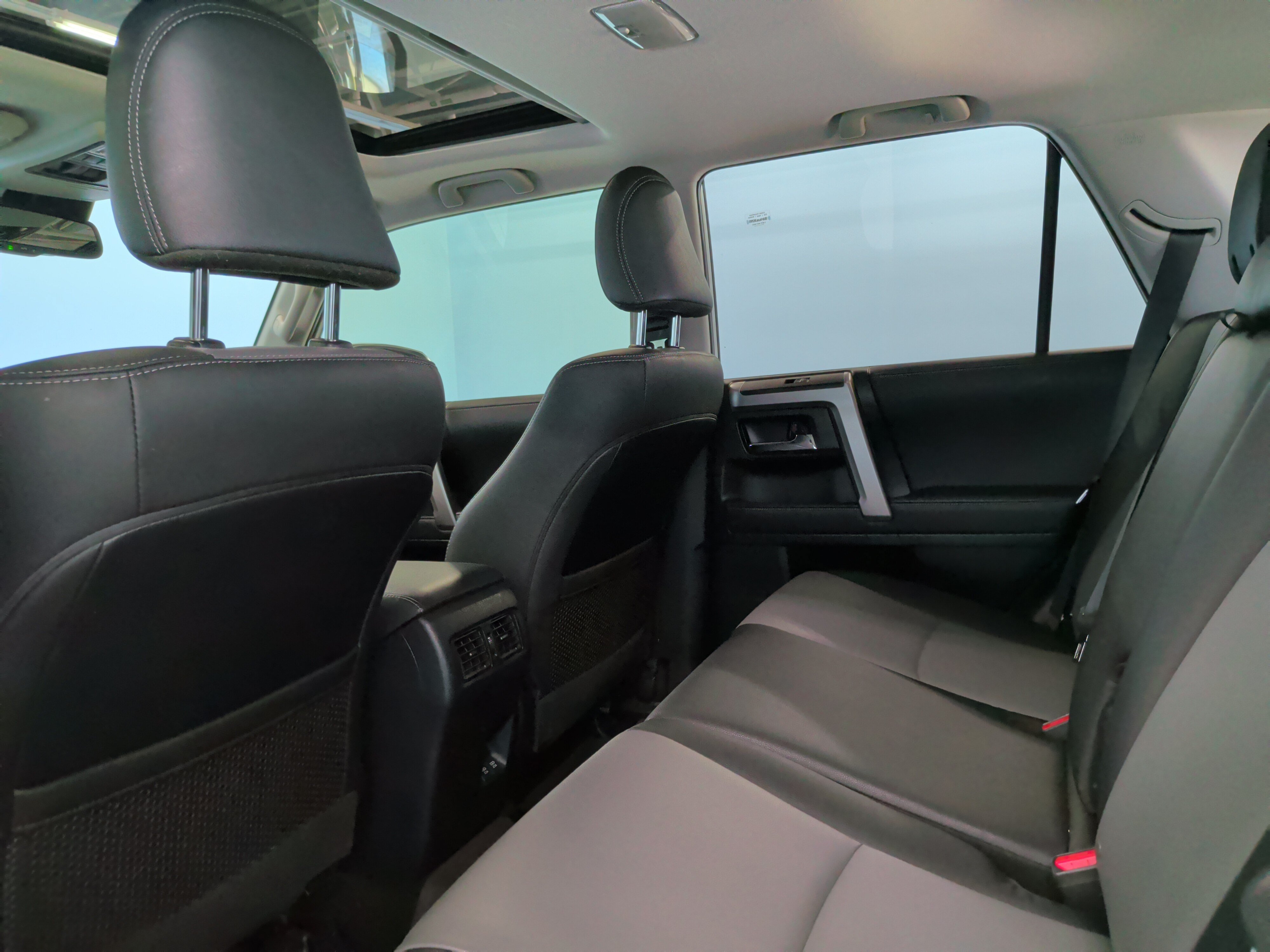 Used 2022 Toyota 4Runner SR5 Premium w/ Moonroof Package AWD/4WD image 30