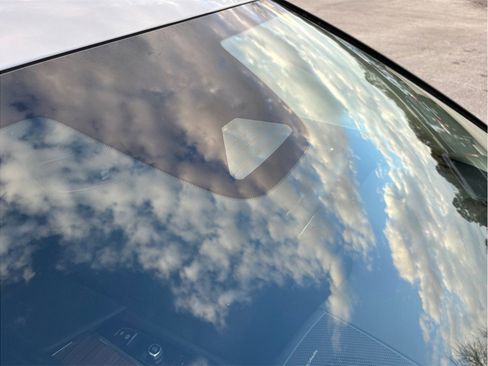 Used 2023 Volvo XC60 B5 Plus w/ Protection Package Premier image 11