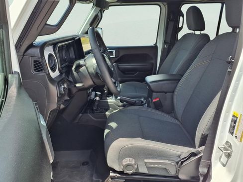 Used 2025 Jeep Wrangler Unlimited Sport AWD/4WD image 10