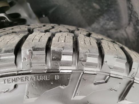 Used 2025 Jeep Compass Trailhawk AWD/4WD image 30