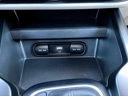 Used 2025 Kia Soul LX FWD image 24