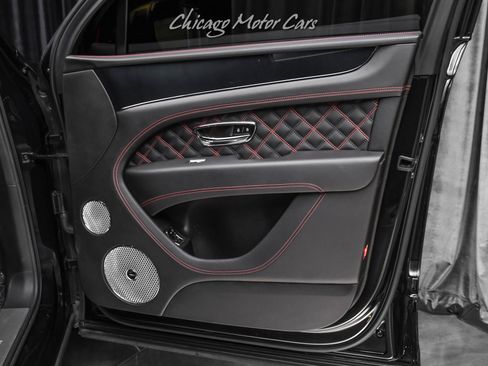 Used 2021 Bentley Bentayga AWD/4WD image 41