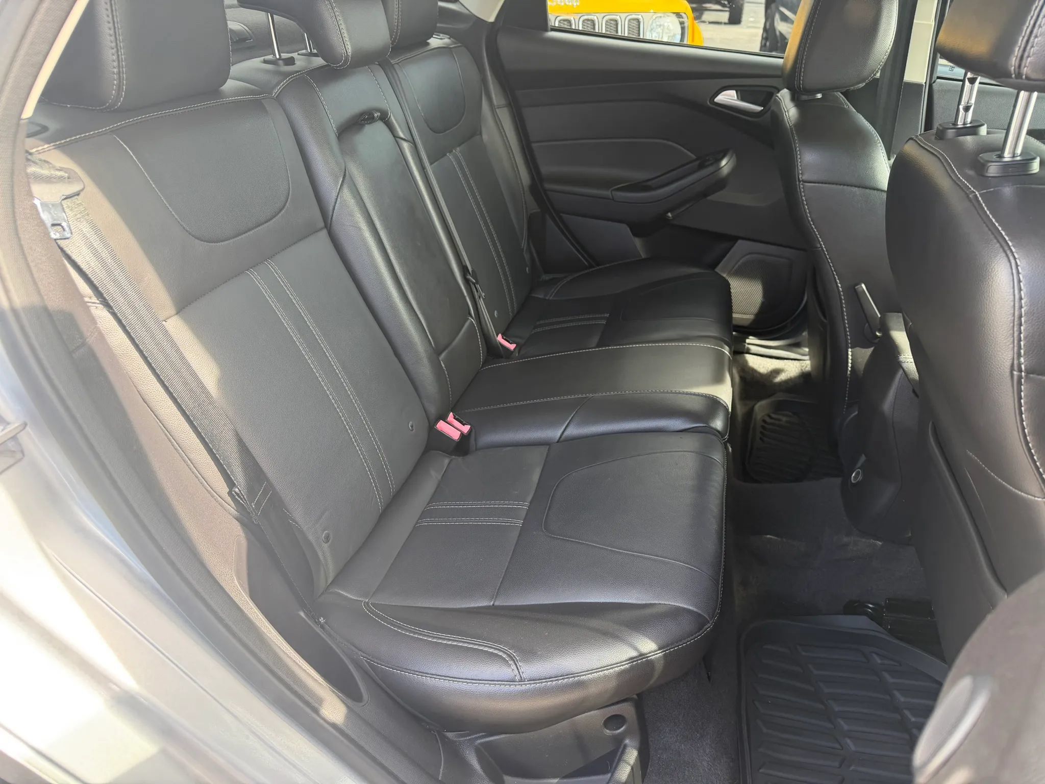 Used 2014 Ford Focus SE w/ Equipment Group 201A FWD image 13