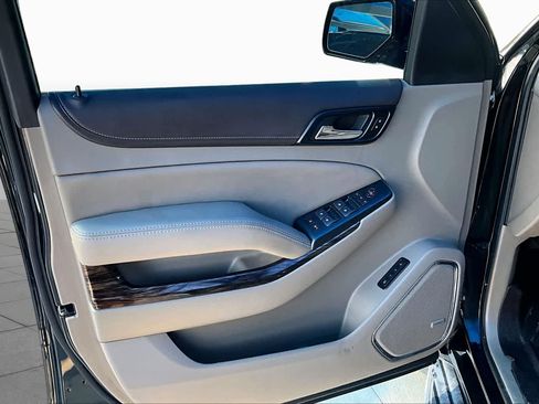 Used 2017 GMC Yukon XL SLT w/ Premium Edition RWD image 22