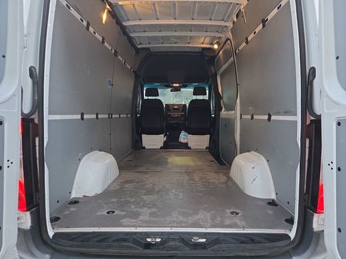 Used 2023 Mercedes-Benz Sprinter 144 Cargo image 7