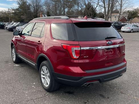 Used 2019 Ford Explorer XLT w/ Equipment Group 202A image 4