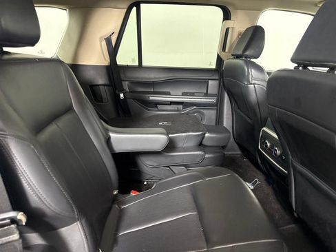 Used 2022 Ford Expedition XLT RWD image 9