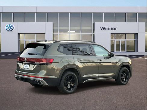 Used 2025 Volkswagen Atlas Peak Edition SE AWD/4WD image 6