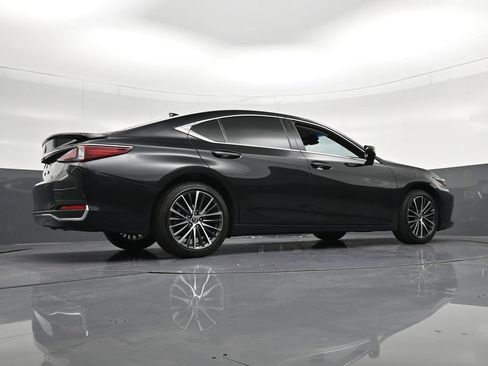 Used 2025 Lexus ES 300h w/ Premium Package FWD image 35