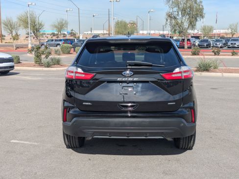 Used 2022 Ford Edge SEL w/ Sport Appearance Package image 4