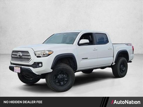 Used 2017 Toyota Tacoma TRD Off-Road AWD/4WD image 1