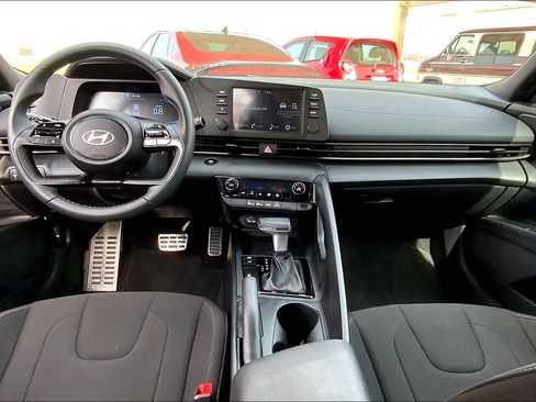 Used 2025 Hyundai Elantra Sport image 15