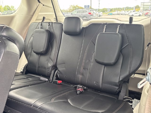 Used 2018 Chrysler Pacifica Touring-L FWD image 15