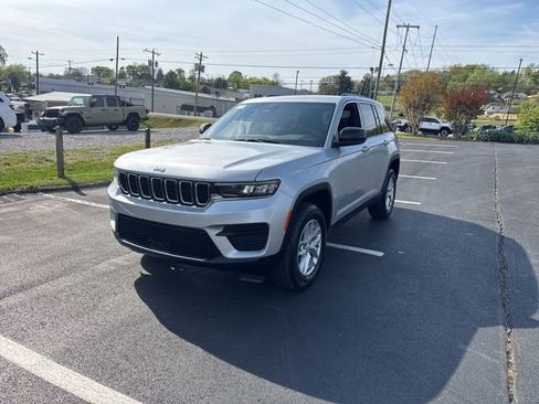 New 2026 Jeep Grand Cherokee Laredo X AWD/4WD image 3
