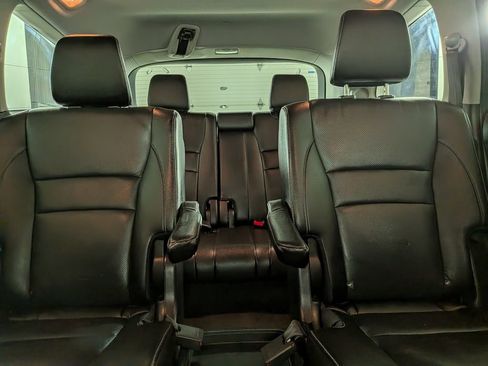 Used 2016 Honda Pilot Elite image 32