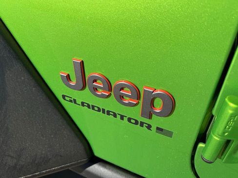 New 2025 Jeep Gladiator Mojave w/ Convenience Group image 12