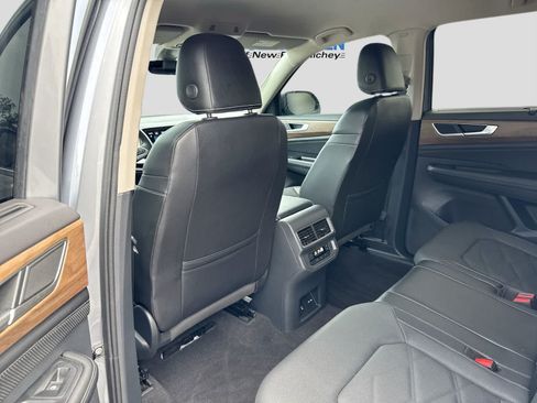Used 2024 Volkswagen Atlas SE FWD image 25