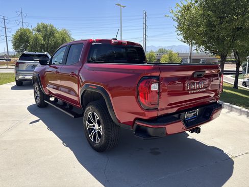 Used 2025 GMC Canyon AT4 w/ AT4 Premium Package AWD/4WD image 3