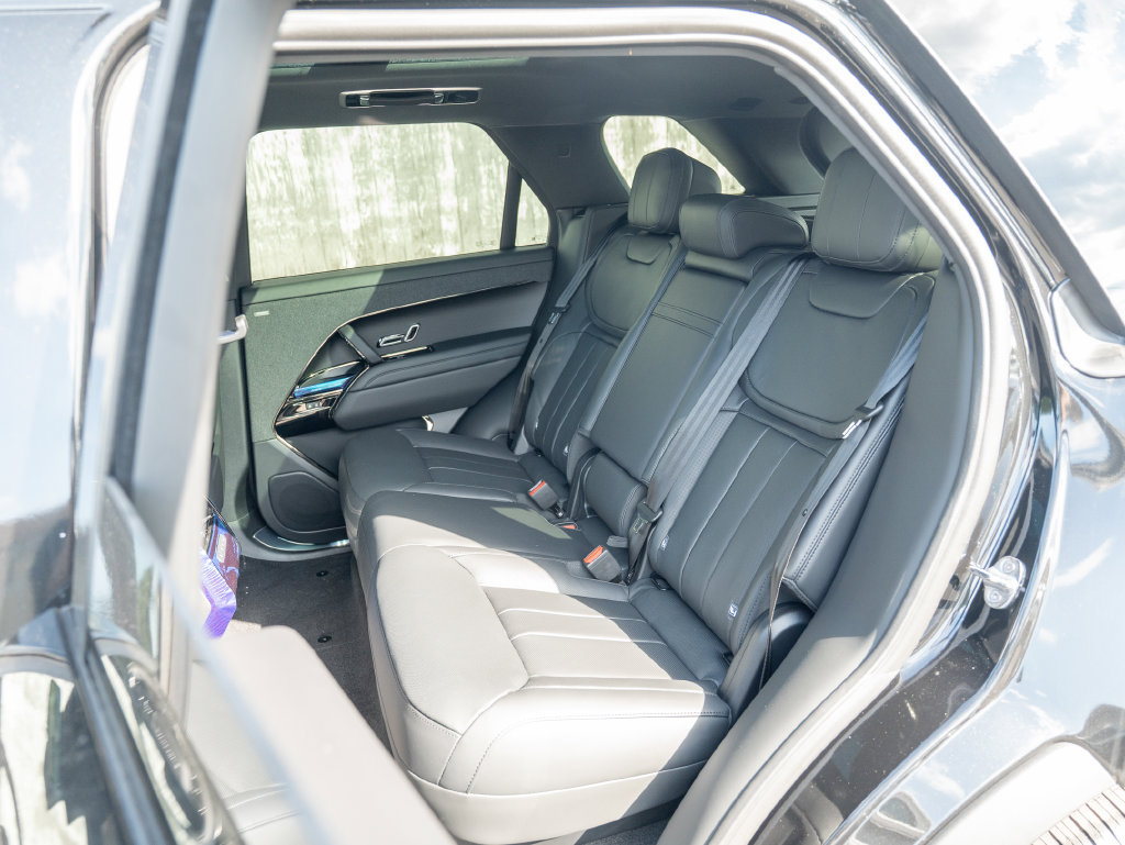New 2027 Land Rover Range Rover Sport Dynamic SE AWD/4WD image 23