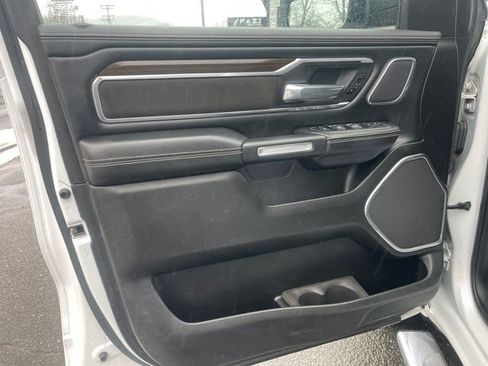 Used 2022 RAM 1500 Laramie AWD/4WD image 17
