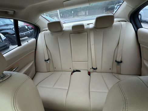 Used 2015 BMW 320i Sedan RWD image 18