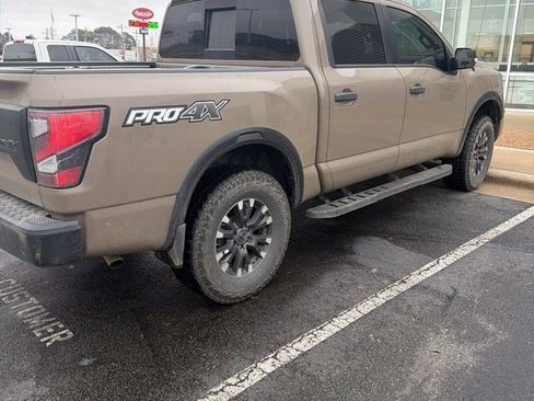 Used 2020 Nissan Titan PRO-4X w/ Pro-4x Convenience Package image 4