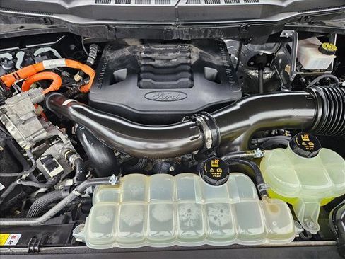 Used 2021 Ford F150 Lariat w/ Equipment Group 502A High AWD/4WD image 24