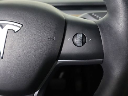 Used 2021 Tesla Model Y Long Range image 38