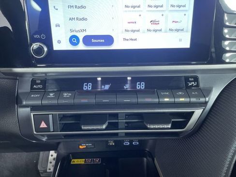 Used 2025 Toyota Camry SE FWD image 24