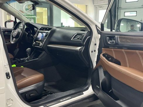 Used 2019 Subaru Outback 2.5i Touring w/ Popular Package #3A AWD/4WD image 9