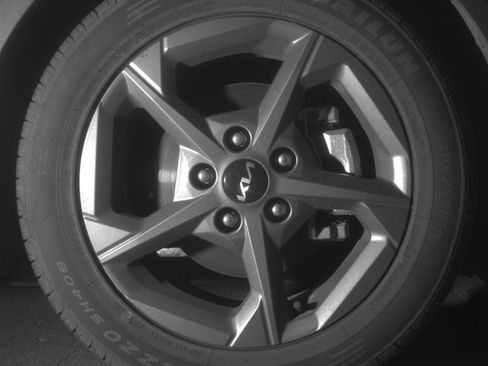 Used 2025 Kia K4 FWD image 13