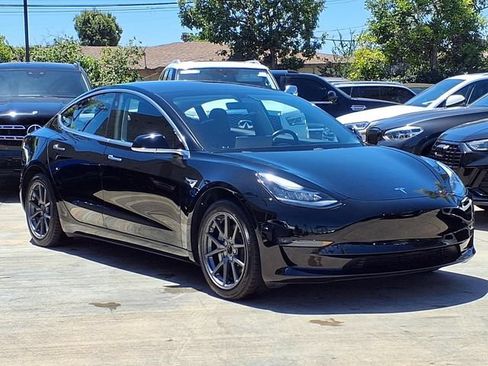 Used 2018 Tesla Model 3 Long Range RWD image 6